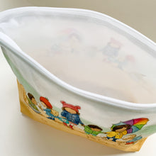 Load image into Gallery viewer, Fun at the Beach - Make up / Toiletry Bag